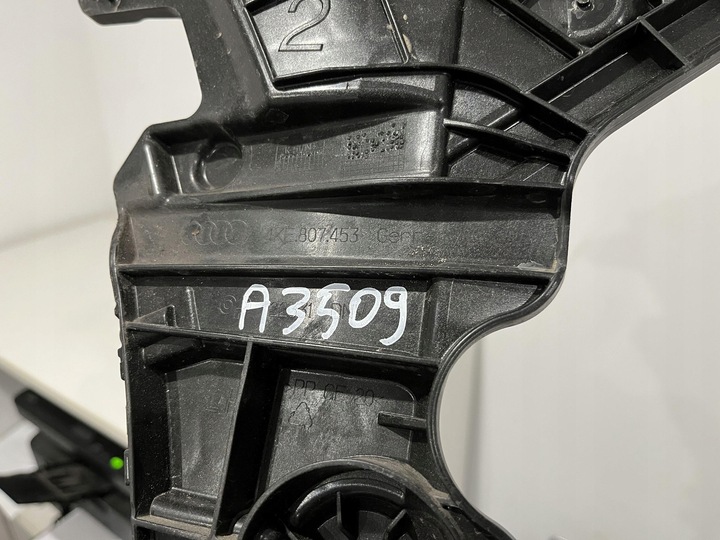 фото №8, Audi e-tron 4ke ковзун кріплення бампера лівий зад 4ke807453