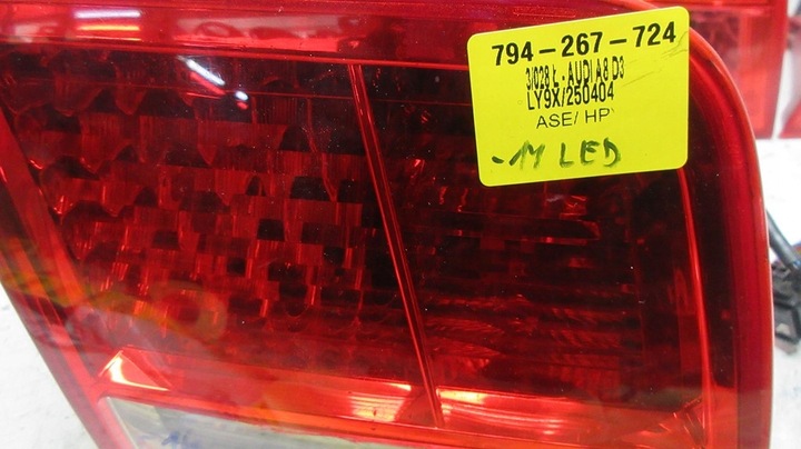 фото №14, Audi a8 s8 d3 4e 2004 лампа лампы зад задняя левая правая w крышка багажника крыло