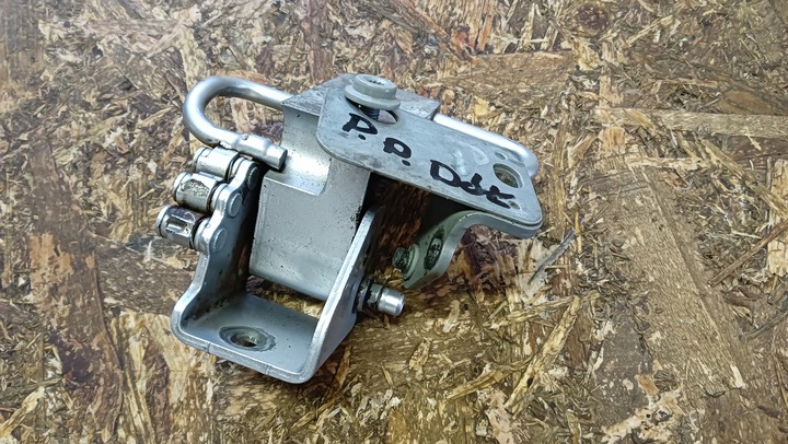 фото №1, Touareg 7l петля правые перед dół la7w 7l0831412a