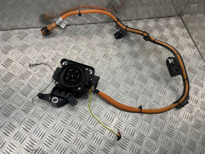 фото №7, Bmw (oem) 5a1cb00 3' g20 трубка  установка гнездо зарядки