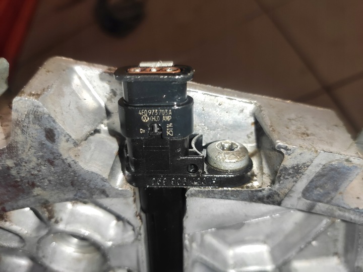фото №14, Audi q7 4l 3.0tdi cjg cjga корпус защита крышка распределительный вал датчик вала оригинал