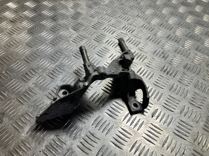 фото №2, Лапи двигуна mercedes c клас w205 1.6 cdi 626951