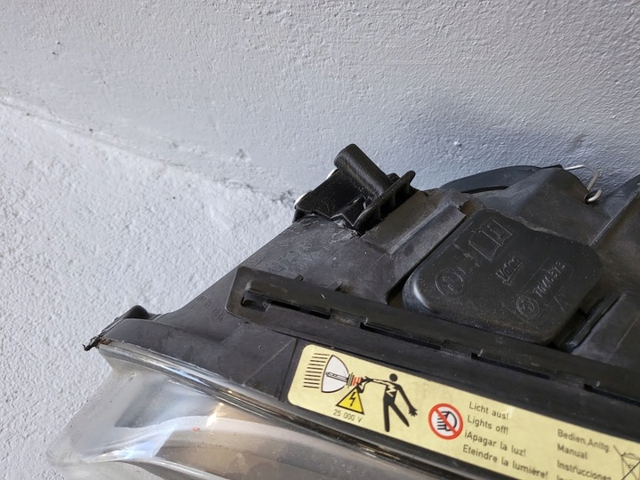 фото №12, Bmw 1 e87 e81 набор ремонтный крепления лампы левая