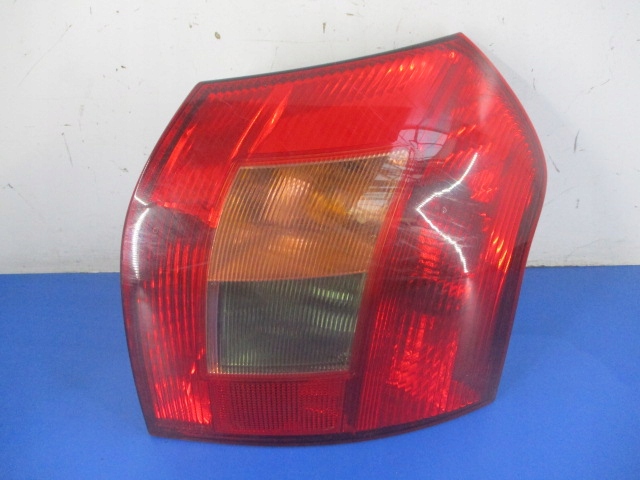 фото №1, Toyota corolla e12 3d лампа зад права оригінал