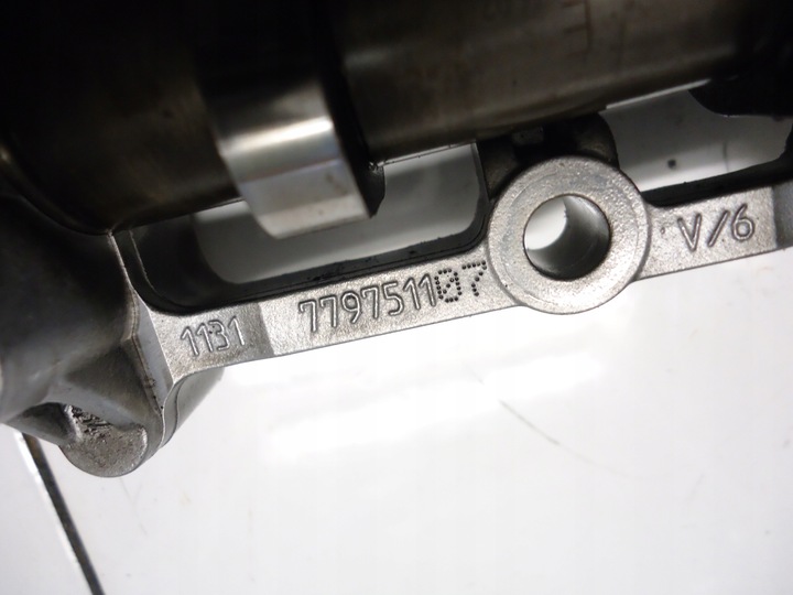 фото №5, Bmw 2.0d n47d20 вал распределительный вал рамка 7797511