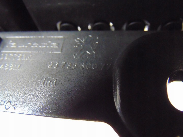 фото №11, Рамка панель консолі peugeot 2008 9673830077