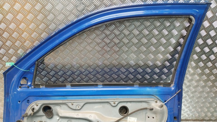 фото №8, Дверь перед правое vw golf iv 3d 97-