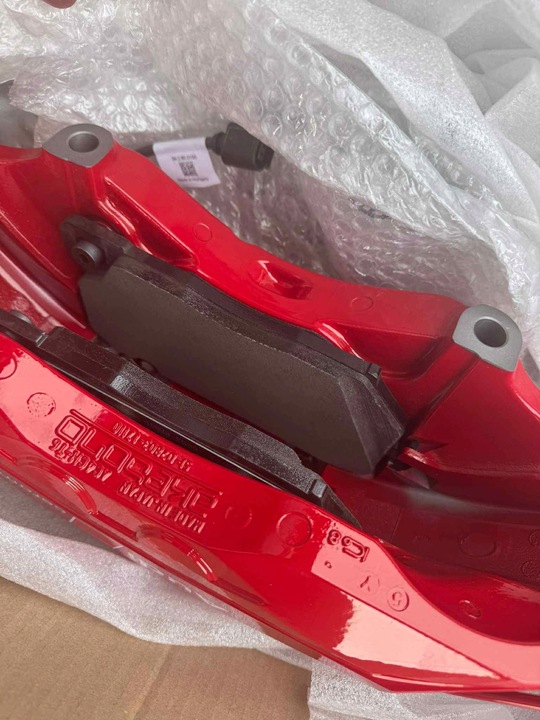 фото №12, Audi rs4 rs5 суппорт зажимы перед ceramika тормозные колодки 8w0615107al 8w0615108al