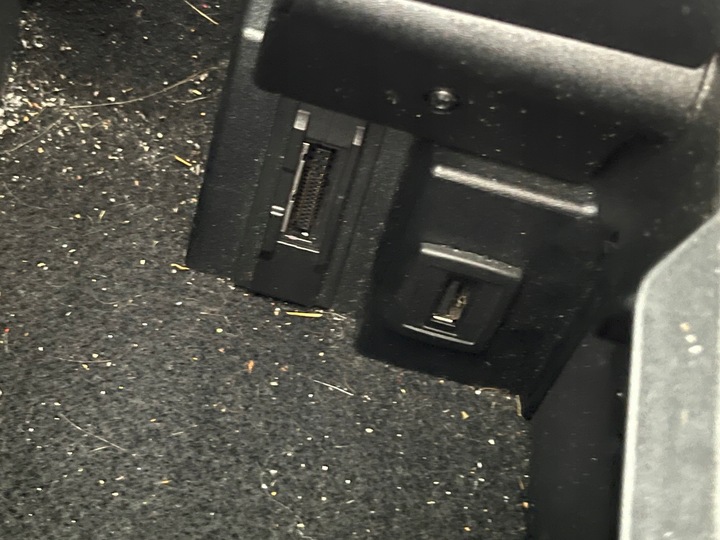 фото №11, Mercedes c класс w204 2.2 cdi туннель средний подлокотник гнездо usb оригинал