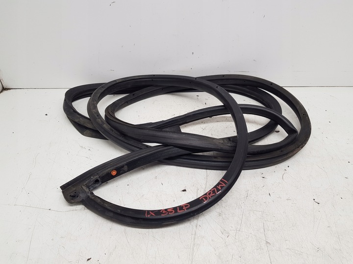 фото №1, Hyundai ix35 прокладка дверь левый перед 2009-