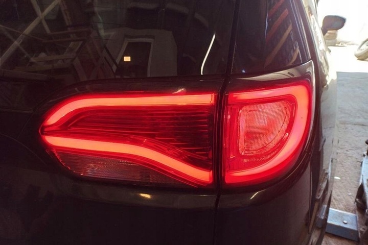 фото №9, Лампа правая задняя chrysler pacifica 68228940ae гибрид 185kw 2018