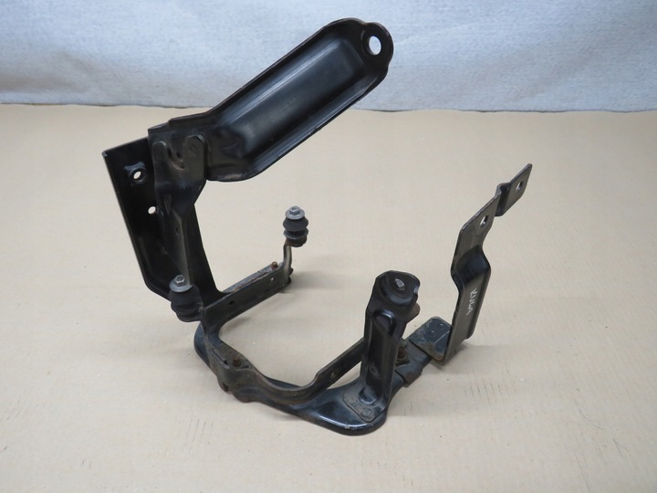 фото №1, Kuga mk1 2.0 tdci кріплення лапи насоса підсилювача