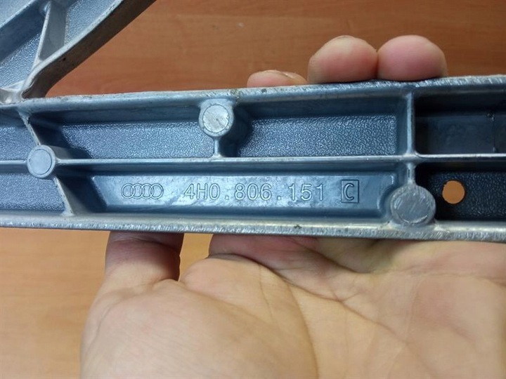 фото №3, Розпірка audi a8 s8 d4 4.0 tfsi 4h0806151c