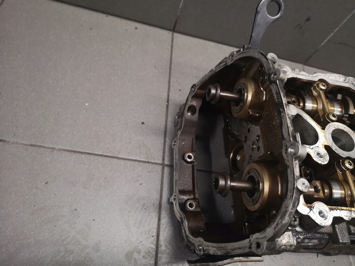 фото №8, Головка правая комплектная audi a6 c6 3.2 06e103374b