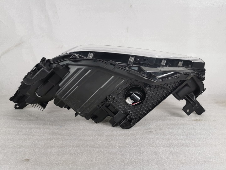 фото №13, Toyota bz4x 42-118.42-119 фара передняя правая европа