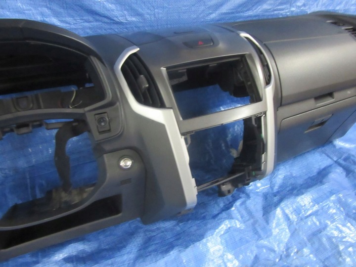 фото №5, Isuzu d-max ii 2013 панель роздавальна капот + подушки org. kpl
