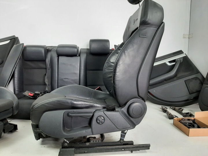 фото №9, Audi a4 b7 sedan s-line 07r сиденья водителя пассажира диван обшивки полукожа