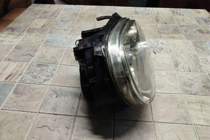 фото №8, Лампа правая передняя vw golf iv 1j1 205385 1.6l бензин 74kw 1999