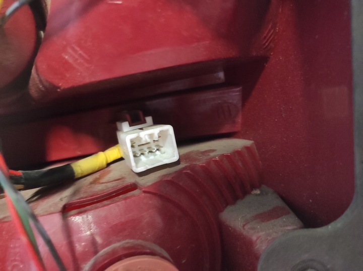 фото №8, Kia cerato i sedan лампа ліва зад задня