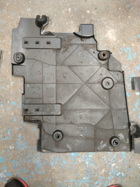 фото №1, Peugeot 308 t9 защита шасси