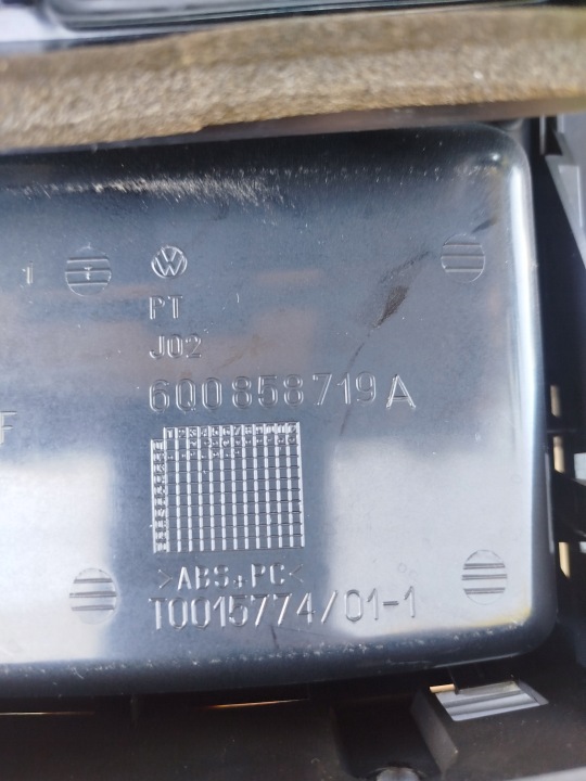 фото №7, Консоль середня ґрати повітропровід торпедо vw polo iv 4 6q0858719a