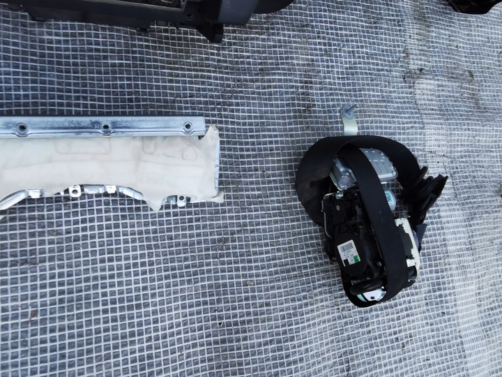 фото №8, Mercedes w212 09-12 e-klasa панель консоль подушки ремені 3x подушка безпеки комплект