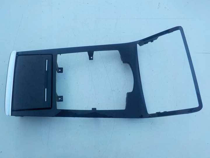 фото №1, Audi a8 s8 d3 рестайлінг рамка тунелю попільничка