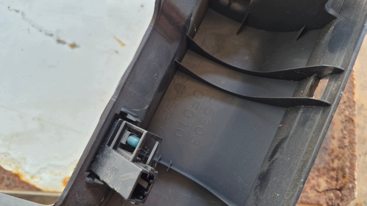 фото №14, Toyota corolla verso нижняя молдинг торпедо раздаточная консоль 553030f010