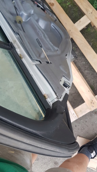 фото №13, Mercedes w203 рестайлинг 775 дверь левый зад универсал