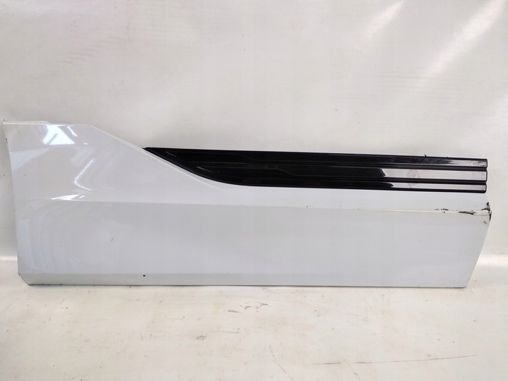 фото №1, Audi e-tron 4ke планка двері права задня зад 2018-