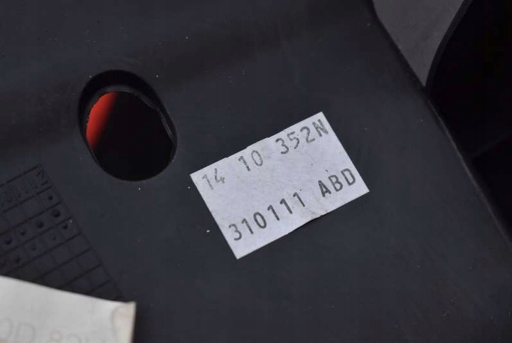 фото №12, Туннель средний подлокотник 6r0863241s vw polo 5 v 6r 09-15