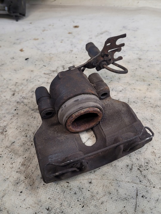 фото №7, Супорт гальмівний лівий перед audi a6 c5 2.4b