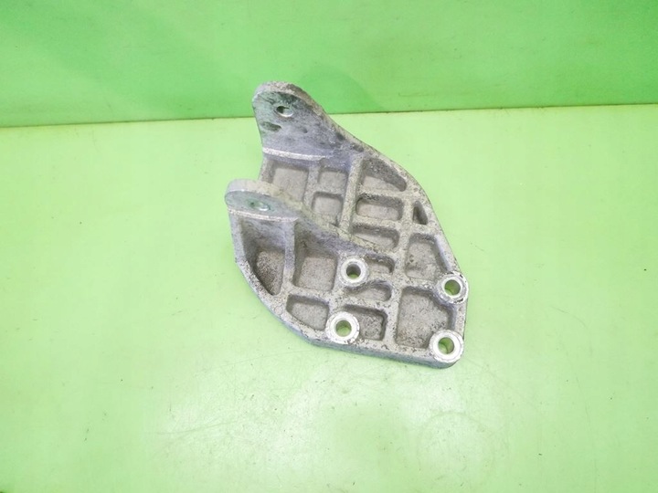 фото №8, Лапи кронштейн коробки kia carnival i 2.9 tdi 99-01