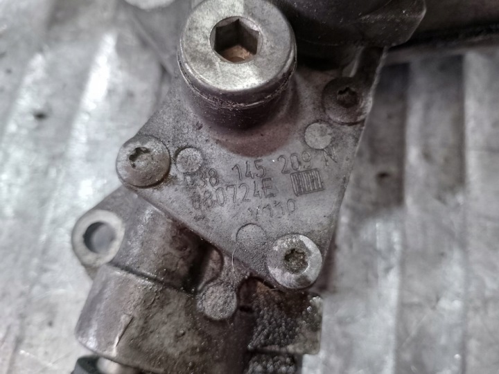фото №7, Насос вакуум vw passat b5 fl 038145209n 1.9 tdi