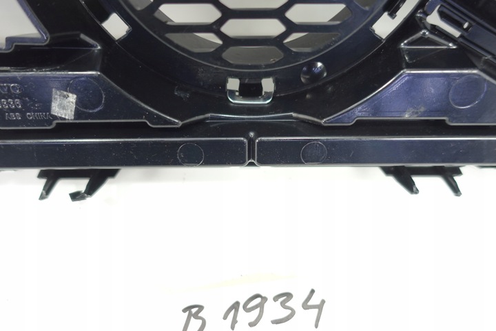 фото №11, Решітка решітка радіатора перед volvo v40 r design pod радар