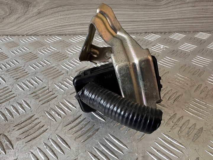 фото №8, Infiniti q50 3.0t usa 13-20 коробка корпус запобіжників 71242730