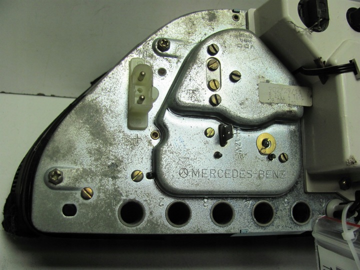 фото №9, Mercedes w126 560 v8 спідометр  w милях