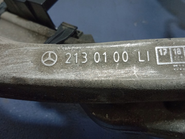фото №4, Mercedes glc w253 поворотна опора ліва перед a2130100