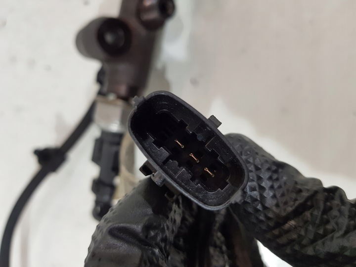 фото №11, Планка впрыскивающий 55490702 opel zafira c astra k 1.6 cdti