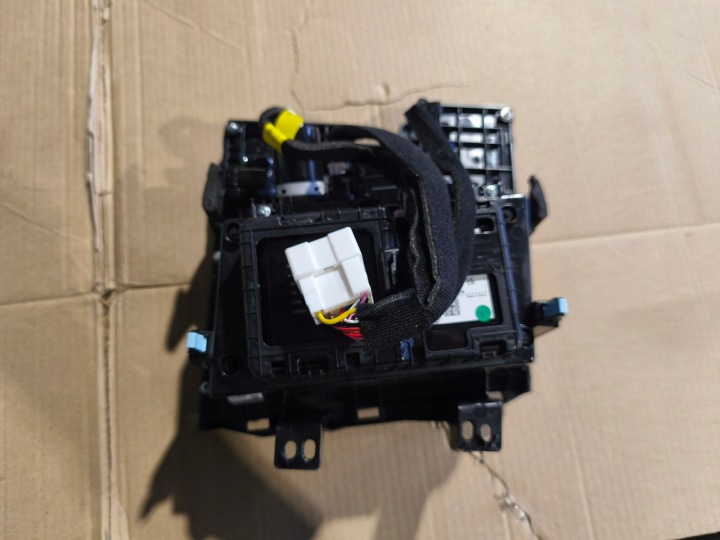 фото №6, Kia sportage v бардачок туннеля среднего 84632-r2300 84630-r2211 84619r2300