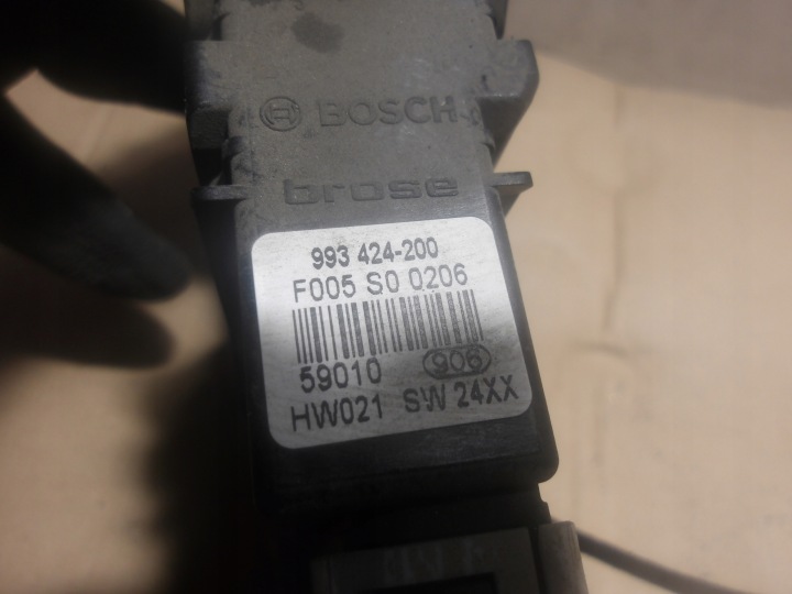 фото №7, Моторчик стекло левое зад passat b6 2.0b 150km 2005r 993424200 1k0959703