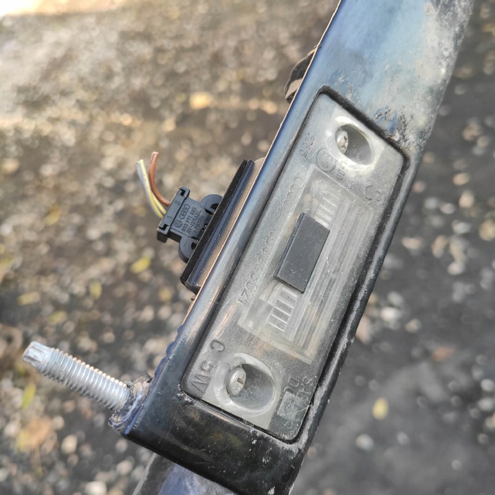 фото №6, Планка освещение лампа номерного знака регистрационный audi a3 8l 97r