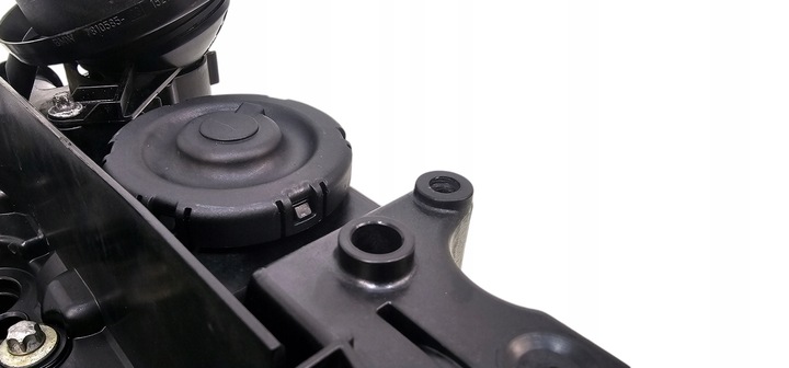 фото №12, Bmw f10 f20 f30 f34 f07 e84 f25 кришка клапанів двигуна n47n дизель 7810584