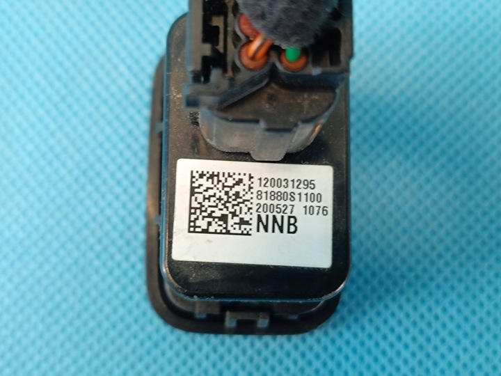 фото №9, Hyundai santa fe iv 2.0crdi 20r кнопка відкривання кришки 81880-s1100