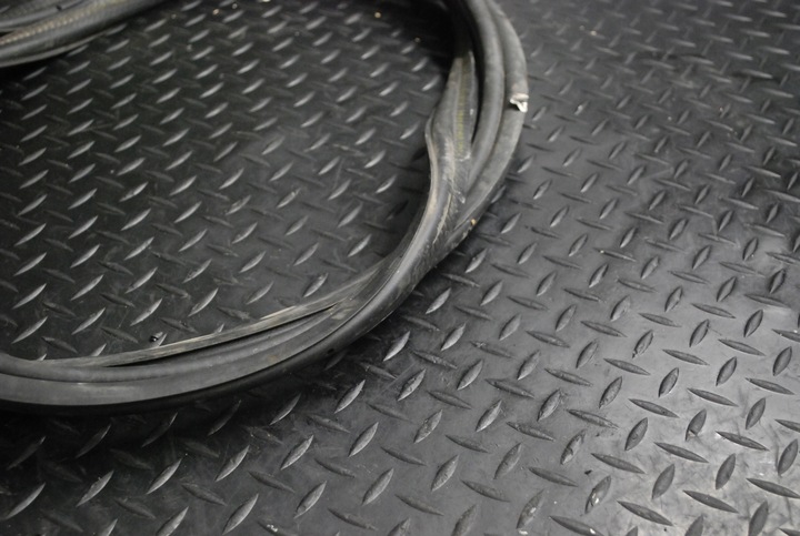 фото №8, Прокладка крышки багажника bmw e90 sedan 7060839