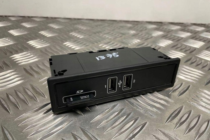 фото №7, Usb mercedes-benz c w205 a2058200226 2.14l дизель 125kw 2015