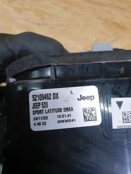 фото №7, Jeep renegade рестайлинг лампа правый зад 52109462