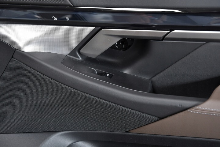 фото №10, Оббивка двері правий перед боковина двері bmw 5 g60 g61