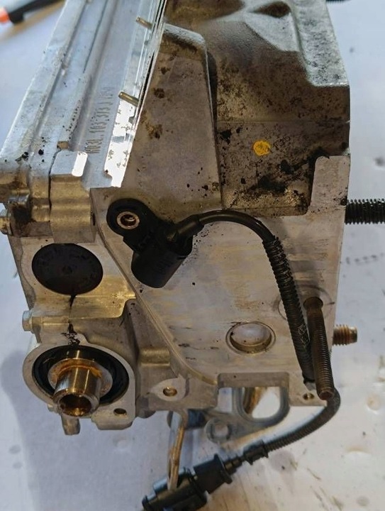 фото №8, Головка комплектна r 03l103373j 2.0 tdi vw audi skoda cff