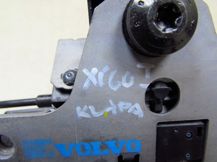 фото №6, Volvo xc60 08-17 замок крышки багажника зад 31440489 электрический крышка 5 pin